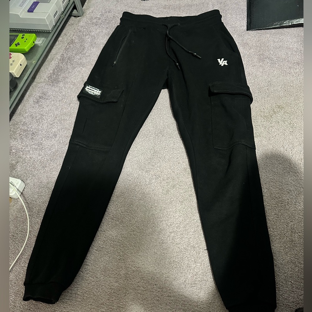 YoungLA Men’s Cargo Joggers Large